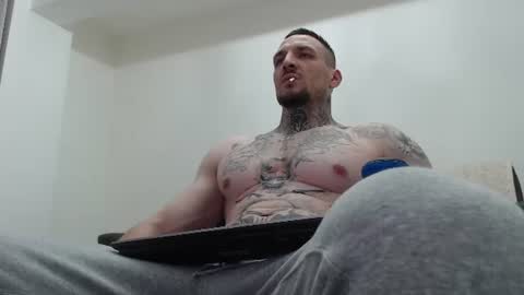 Snapshot of thebestmuscles chatting on 30, 6, 2026 John online show from 30, 6, 2026