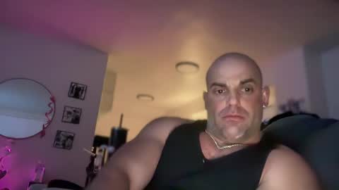 Snapshot of thebuzz777 chatting on 8, 2, 2025 theBuzz777 online show from 8, 2, 2025