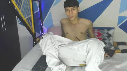 Snapshot of thedemonbroth3rs chatting on 4, 4, 2026 thedemonbroth3rs online show from 4, 4, 2026