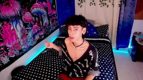 Snapshot of thedoll_ethan chatting on 8, 4, 2026 ethan online show from 8, 4, 2026