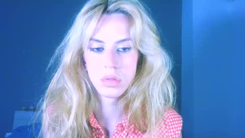 Snapshot of thedollxxxperience chatting on 3, 4, 2026 Yolanda online show from 3, 4, 2026