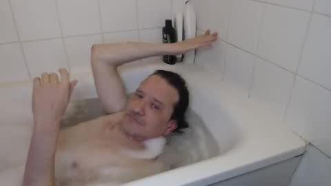 Green online show from 4, 2, 2026