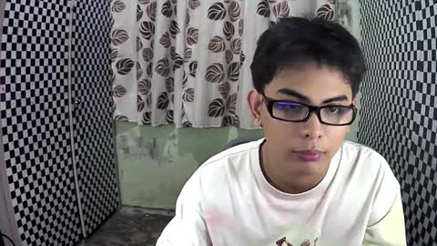 Snapshot of thehugecomeback chatting on 2, 12, 2024 Xerxis online show from 2, 12, 2024