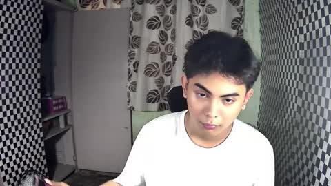 Snapshot of thehugecomeback chatting on 5, 12, 2024 Xerxis online show from 5, 12, 2024