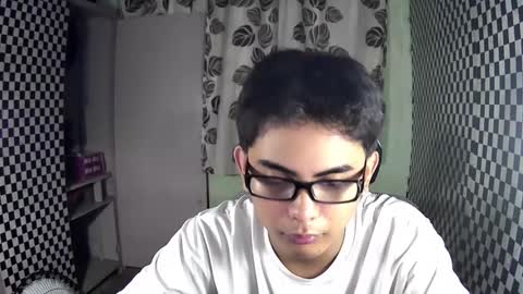 Snapshot of thehugecomeback chatting on 5, 12, 2024 Xerxis online show from 5, 12, 2024