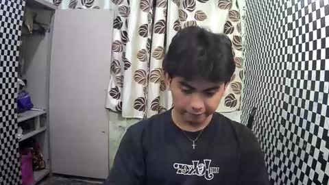 Snapshot of thehugecomeback chatting on 6, 1, 2025 Xerxis online show from 6, 1, 2025