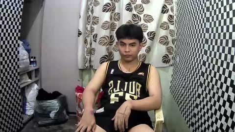 Snapshot of thehugecomeback chatting on 22, 1, 2025 Xerxis online show from 22, 1, 2025