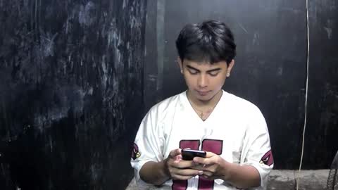 Snapshot of thehugecomeback chatting on 19, 2, 2025 Xerxis online show from 19, 2, 2025