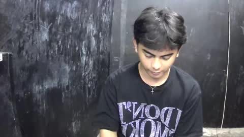 Snapshot of thehugecomeback chatting on 24, 2, 2025 Xerxis online show from 24, 2, 2025