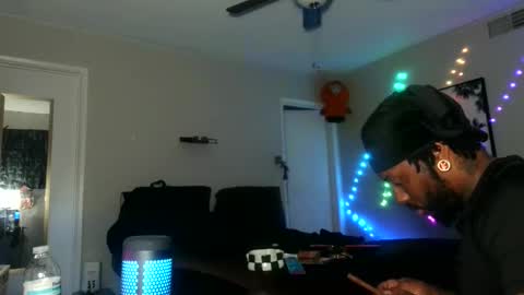 IXMCOUPLE444 online show from 5, 11, 2025