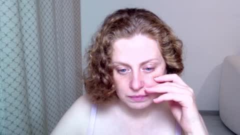 Ella online show from 5, 12, 2025