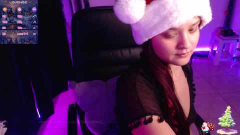 thelittlecherry_ online show from 19, 12, 2024