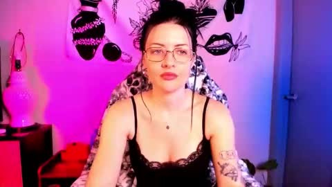 themelrose online show from 14, 12, 2025