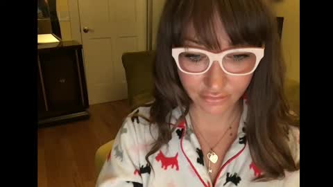 Snapshot of themrsnelson chatting on 27, 10, 2025 Cach Nelson online show from 27, 10, 2025