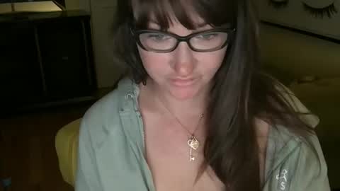 Snapshot of themrsnelson chatting on 7, 11, 2025 Cach Nelson online show from 7, 11, 2025