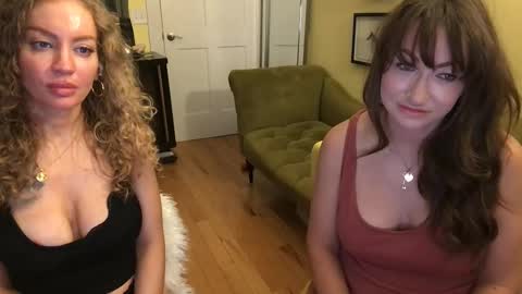 Snapshot of themrsnelson chatting on 21, 4, 2026 Cach Nelson online show from 21, 4, 2026
