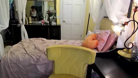 Snapshot of themrsnelson chatting on 18, 5, 2026 Cach Nelson online show from 18, 5, 2026