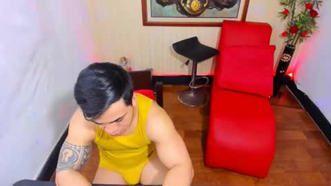 themuscularvenezuelanman online show from 4, 4, 2026