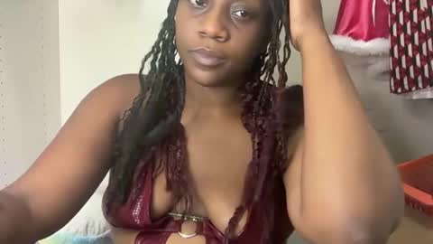 Snapshot of thenaturalgoddess chatting on 25, 5, 2026 TheNaturalGoddess online show from 25, 5, 2026