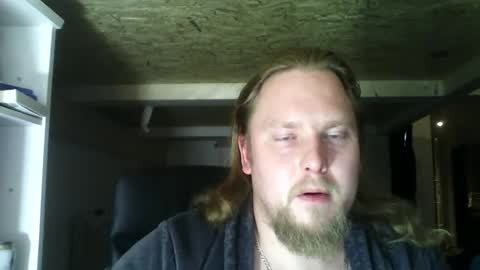 Snapshot of thenewdude1992 chatting on 4, 12, 2024 thenewdude1992 online show from 4, 12, 2024