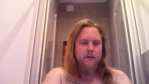 Snapshot of thenewdude1992 chatting on 21, 10, 2025 thenewdude1992 online show from 21, 10, 2025