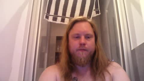 Snapshot of thenewdude1992 chatting on 2, 7, 2026 thenewdude1992 online show from 2, 7, 2026