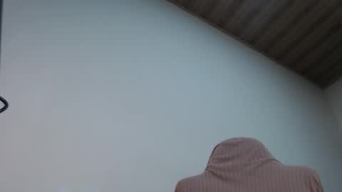 Snapshot of therazhanen chatting on 21, 4, 2026 Santiago Enrique online show from 21, 4, 2026