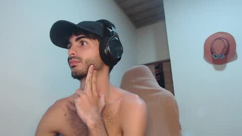 Snapshot of therazhanen chatting on 3, 5, 2026 Santiago Enrique online show from 3, 5, 2026