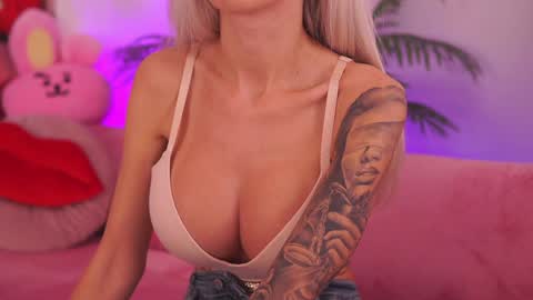 Snapshot of therealfallingangel chatting on 11, 10, 2025 Deea online show from 11, 10, 2025
