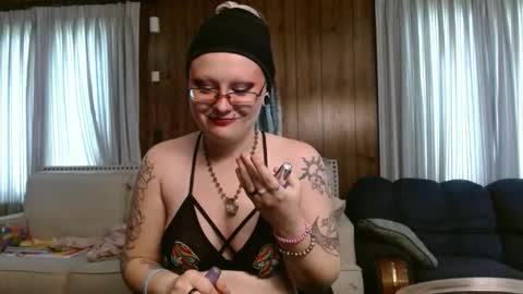 Snapshot of thesirenscall chatting on 17, 4, 2026 Siren of the Fae online show from 17, 4, 2026