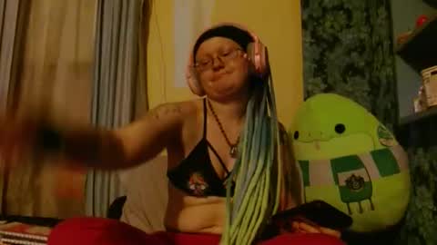 Snapshot of thesirenscall chatting on 21, 4, 2026 Siren of the Fae online show from 21, 4, 2026
