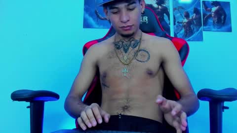 Snapshot of theskinny8inch_ chatting on 12, 1, 2025 theskinny8inch_ online show from 12, 1, 2025