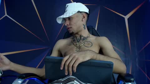 Snapshot of theskinny8inch_ chatting on 26, 1, 2025 theskinny8inch_ online show from 26, 1, 2025