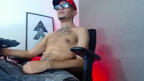 Snapshot of theskinny8inch_ chatting on 24, 2, 2025 theskinny8inch_ online show from 24, 2, 2025