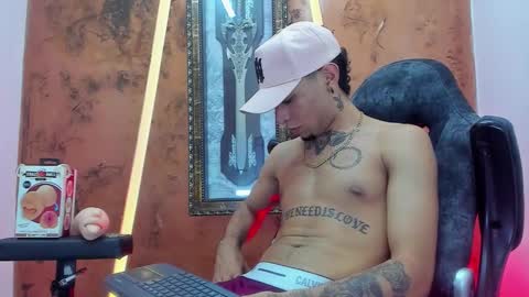 Snapshot of theskinny8inch_ chatting on 15, 9, 2025 theskinny8inch_ online show from 15, 9, 2025