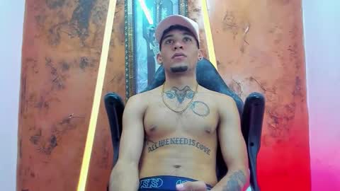 Snapshot of theskinny8inch_ chatting on 18, 9, 2025 theskinny8inch_ online show from 18, 9, 2025