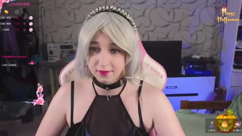 Snapshot of thetrixy chatting on 31, 10, 2025 The Great And Powerful Trixie online show from 31, 10, 2025