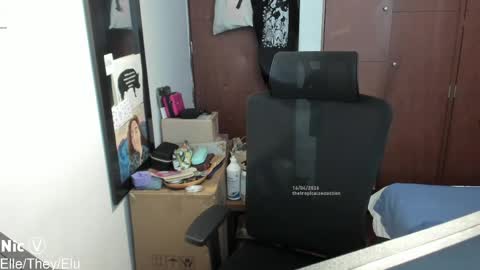 Nicole online show from 16, 4, 2026