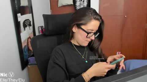 Nicole online show from 21, 4, 2026