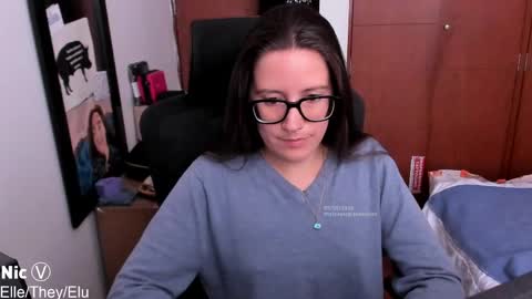 Snapshot of thetropicalseduction chatting on 7, 5, 2026 Nicole online show from 7, 5, 2026