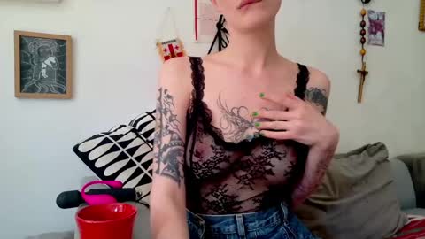 pinky promise online show from 23, 4, 2026