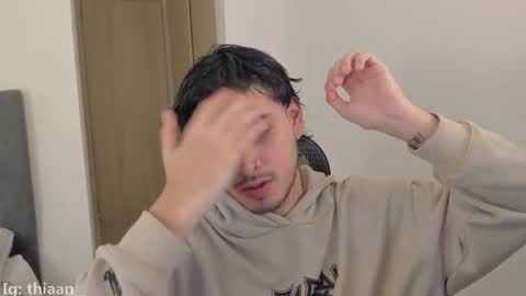 thiaan__ online show from 16, 11, 2025