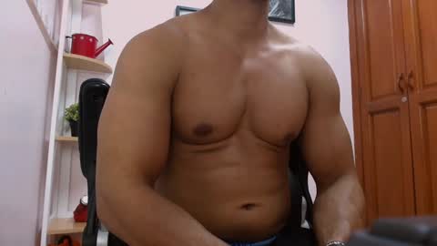 Snapshot of thiago_summers chatting on 30, 12, 2024 Thiago Summers online show from 30, 12, 2024