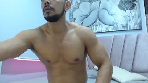 Snapshot of thiago_summers chatting on 2, 1, 2025 Thiago Summers online show from 2, 1, 2025