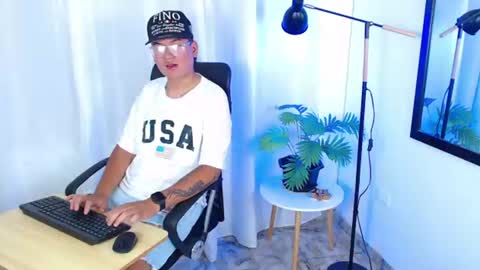 Snapshot of thiagocum18 chatting on 8, 7, 2026 Santiago online show from 8, 7, 2026