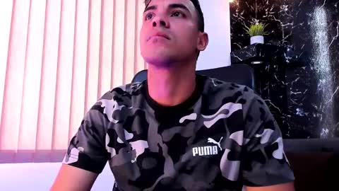 Snapshot of thiagof__x chatting on 1, 11, 2025 Thiago online show from 1, 11, 2025