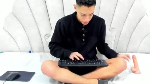 Thiago   online show from 25, 5, 2026