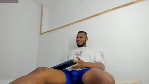 Snapshot of thiagosantos_ chatting on 20, 11, 2025 Thiago Instagram online show from 20, 11, 2025