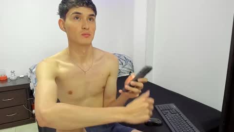 Snapshot of thiagowells_ chatting on 8, 2, 2025 Thiago Wells online show from 8, 2, 2025