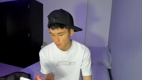 Snapshot of thiagowells_ chatting on 10, 10, 2025 Thiago Wells online show from 10, 10, 2025